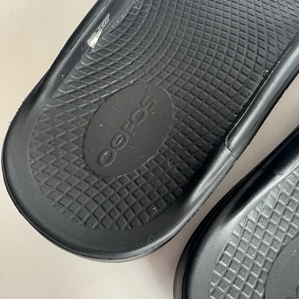 OOFOS Original Recovery Sandals Black Thong Flip Flops Men 7 Women 9 EU 40 - Picture 6 of 8